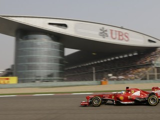 Alonso vyhral Veľkú cenu Číny, Vettel bol štvrtý