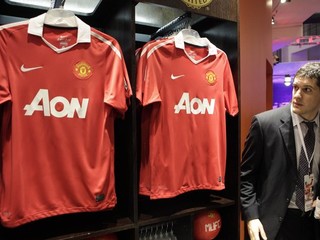 Do futbalu idú stovky miliónov, UEFA chce kontrolovať sponzorov