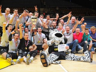 Premiérový titul si vybojovali volejbalisti UNICEFu Bratislava