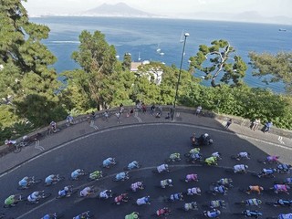 Tím Sky vyhral časovku družstiev na Gire