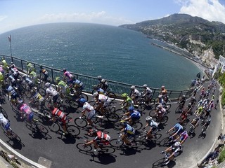 Tretiu etapu Gira vyhral Paolini, vedie celé preteky