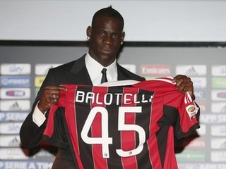 Balotelli kritizuje Anglicko. Nemal rád médiá, jedlo ani počasie