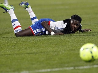 Útočník Lyonu Gomis.