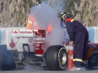 Ferrari zachvátil dym počas testovania v Jereze