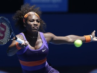 Serena Williamsová sa po troch rokoch priblížila k postu jednotky