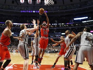 San Antonio vyhralo aj bez najväčších hviezd