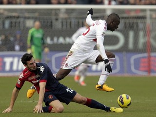 Inter dostal pokutu za pokriky na Balotelliho