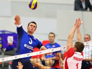 Blokár Emanuel Kohút je dlhé roky oporou reprezentácie. Vyhral s ňou dvakrát Európsku ligu a na ME 2011 skončil na piatom mieste. Posledné roky hráva v Taliansku.