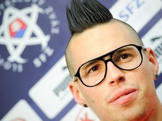 Hamšíka opäť prepadli, rozbili mu auto a ukradli hodinky