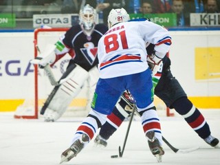 Majitelia v priebehu sezóny napumpovali do Leva peniaze, za ktoré si pražský tím zaobstaral zvučné posily.