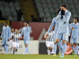 Štvrté Lazio prehralo v dohrávke v Siene 0:3