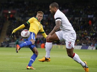 Pelé: Neymar je v reprezentácii priemerný hráč