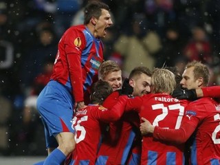 Marián Čišovský sa teší z víťazstva (vľavo hore).