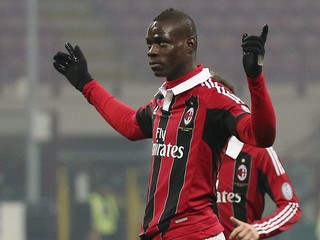 Inter Miláno dostal pokutu za rasistické urážanie Balotelliho
