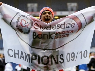 Fanúšikovia Rangers sa v roku 2010 takto tešili z 53. titulu v histórii klubu.