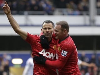 Ryan Giggs s Waynom Rooneym.