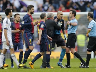 Valdesovi praskli nervy.