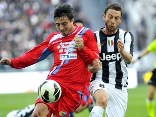 Neapol prehral, Juve vyhral a má náskok 9 bodov