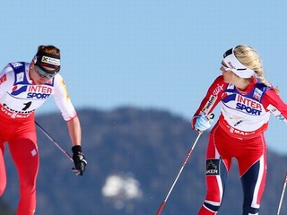 Justyna Kowalczyková (vľavo) a Therese Johaugová.