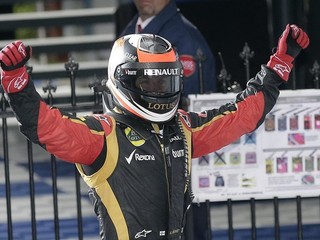 Kimi Räikkönen z tímu Lotus vyhral v Austrálii prvé preteky 19–dielneho seriálu MS formuly 1. Ďalšie sa idú v nedeľu 24. marca v Malajzii.