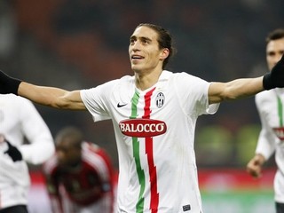 Obranca Juventusu Cáceres mal autonehodu