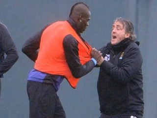 Mancini zľahčil spor s Balotellim, dá mu ďalších 100 šancí