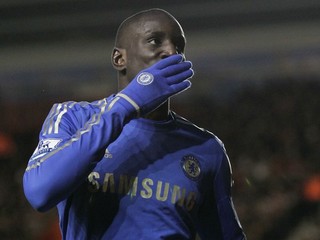 Demba Ba pri debute za Chelsea dvakrát skóroval