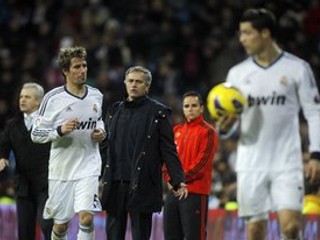 Real nefunguje. Mourinha vypískali, Casillas odmietol byť kapitánom