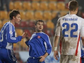 Karol Kisel (v strede) hral za Slovensko dvadsaťpäťkrát.