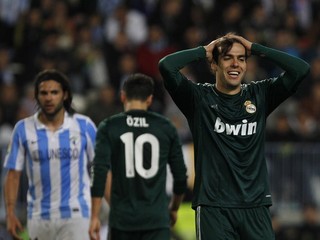 Real bez Ronalda neskóroval, Kaká dostal červenú