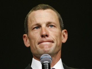 Armstrong sa ospravedlnil pracovníkom Livestrong