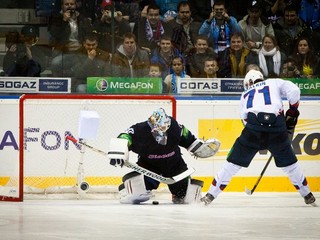 Staňu vyhnali z bránky, Obšut a Podhradský skórovali