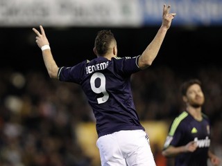 Hráčov Realu opäť vylučovali, ale mužstvo uhralo postupovú remízu