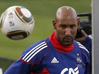 Anelka na päť mesiacov do Juventusu Turín