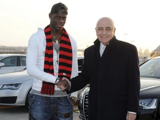 Balotelli podpísal zmluvu s AC do júna 2017