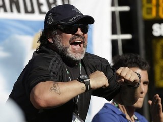 Maradona sa stále nevyhol zaplateniu daní