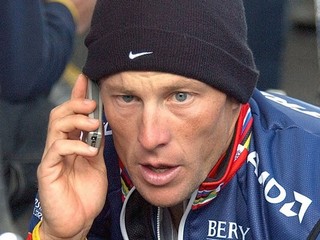 Armstrong o dopingu mlčí: Nenechám sa zastrašiť