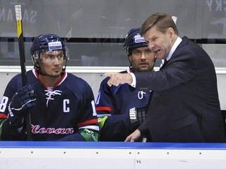 Tréner Čada, Ján Lipiansky a Miroslav Šatan (sprava).