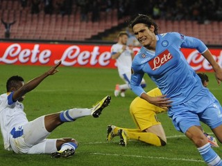 Liverpool prehral s Anži, Cavani strelil 4 góly