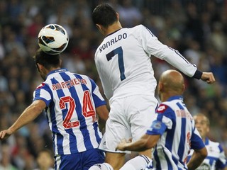 Ronaldo medzi hráčmi La Coruňa.