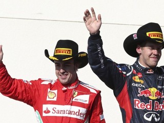 Fernando Alonso so Sebastianom Vettelom.
