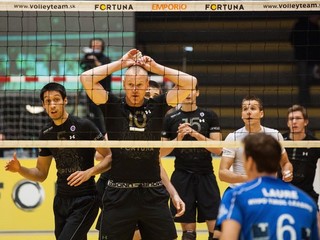 Richard Nemec patril dlhé roky medzi najlepších blokár sveta, naďalej sa udržuje vo výbornej kondícii a v štyridsiatke je jedným z lídrov Volley Teamu Unicef Bratislava.