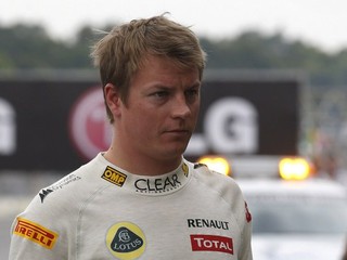 Raikkönen blúdil po okruhu: Zavreli mi bránku, hromžil