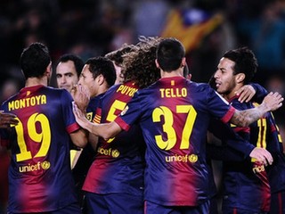 Barcelona postúpila v pohári, Villa strelil dva góly