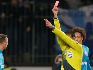 Mladí holandskí futbalisti zbili rozhodcu, ten zomrel