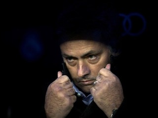 Stávkové kancelárie prijímajú stávky na Mourinhov prestup