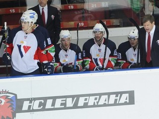 Tréner Rostislav Čada na striedačke Slovana.