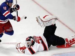 Gáborík s súboji s Brodeurom.