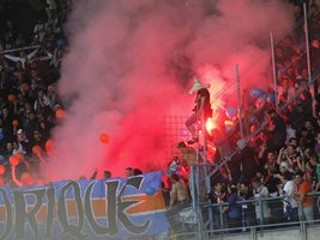 Posledné kolo Ligue 1 sprevádzali výtržnosti.