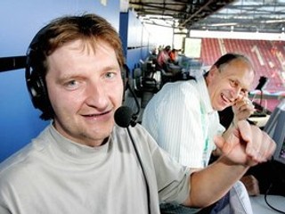 Populárny futbalový komentátor  Jaromír  Bosák.